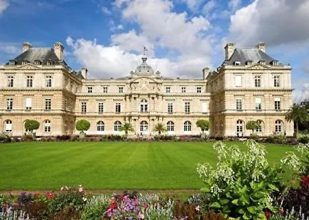 Exclusive Parisian Palace Parigi